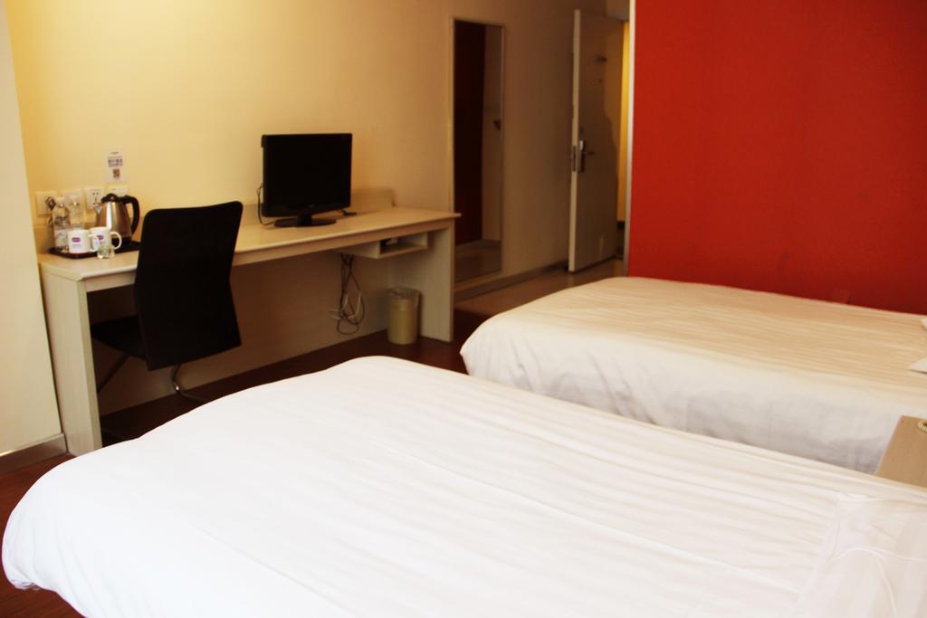 Hotel Hanting Express Jinqiao International Sqaure Branch 3*