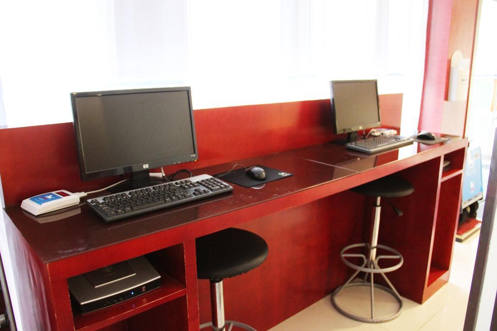 Hanting Express Jinqiao International Sqaure Branch Hotel 3*